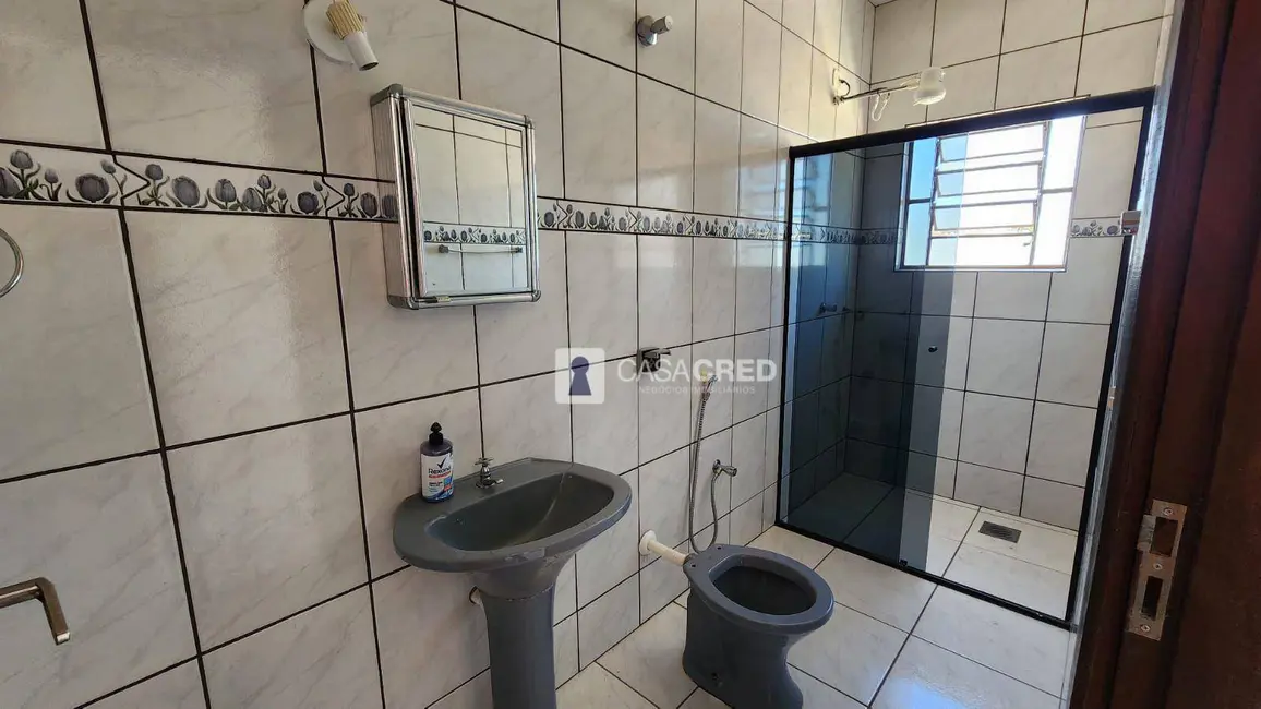 Casa com 3 quartos à venda, 250m2 em Santa Maria, Varginha - MG - imagem 9 Foto 9 de Casa com 3 quartos à venda, 250m2 em Santa Maria, Varginha - MG
