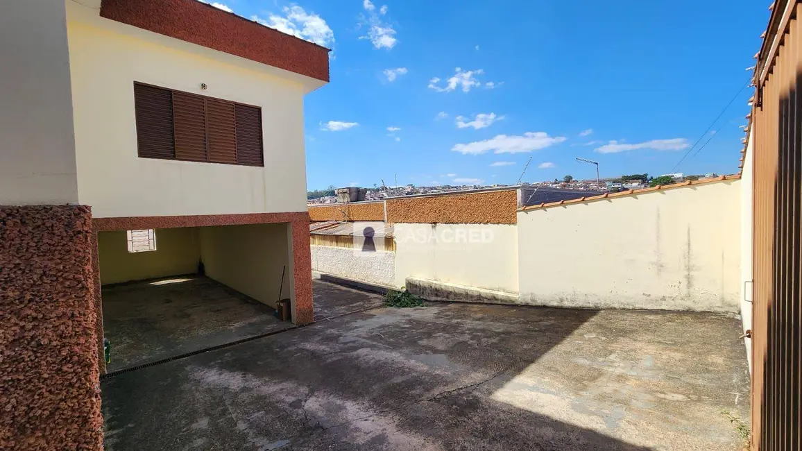Foto 2 de Casa com 3 quartos à venda, 250m2 em Santa Maria, Varginha - MG