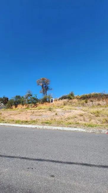 Foto 2 de Terreno / Lote à venda, 250m2 em Varginha - MG