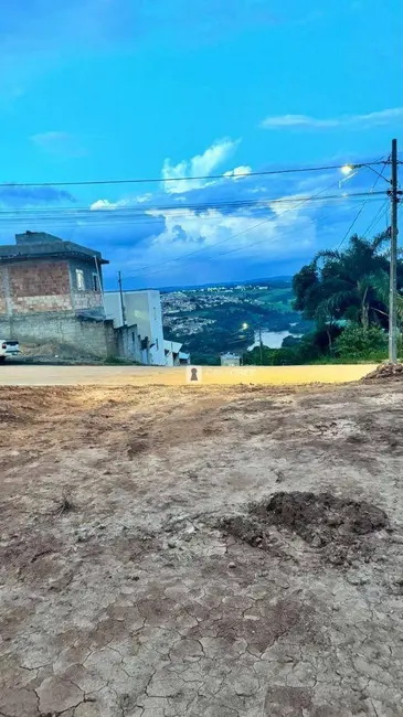 Foto 1 de Terreno / Lote à venda, 265m2 em Varginha - MG