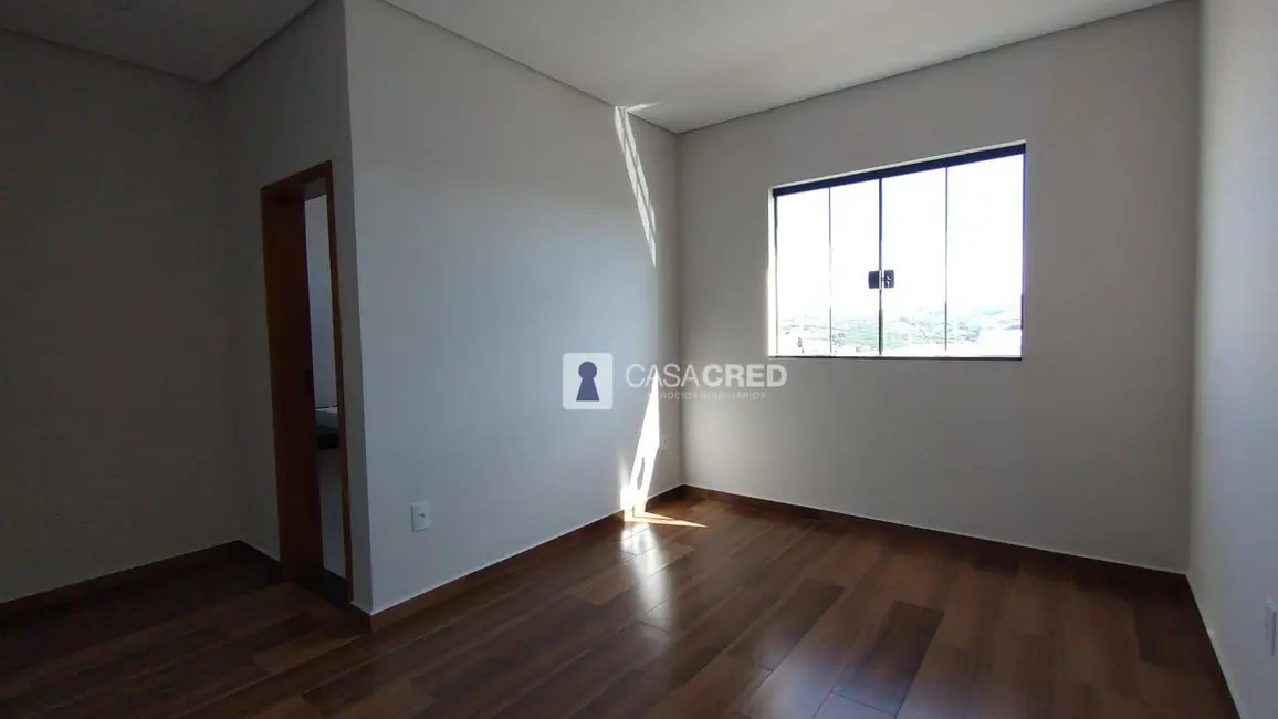 Casa com 3 quartos à venda, 200m2 em Varginha - MG - imagem 8 Foto 8 de Casa com 3 quartos à venda, 200m2 em Varginha - MG