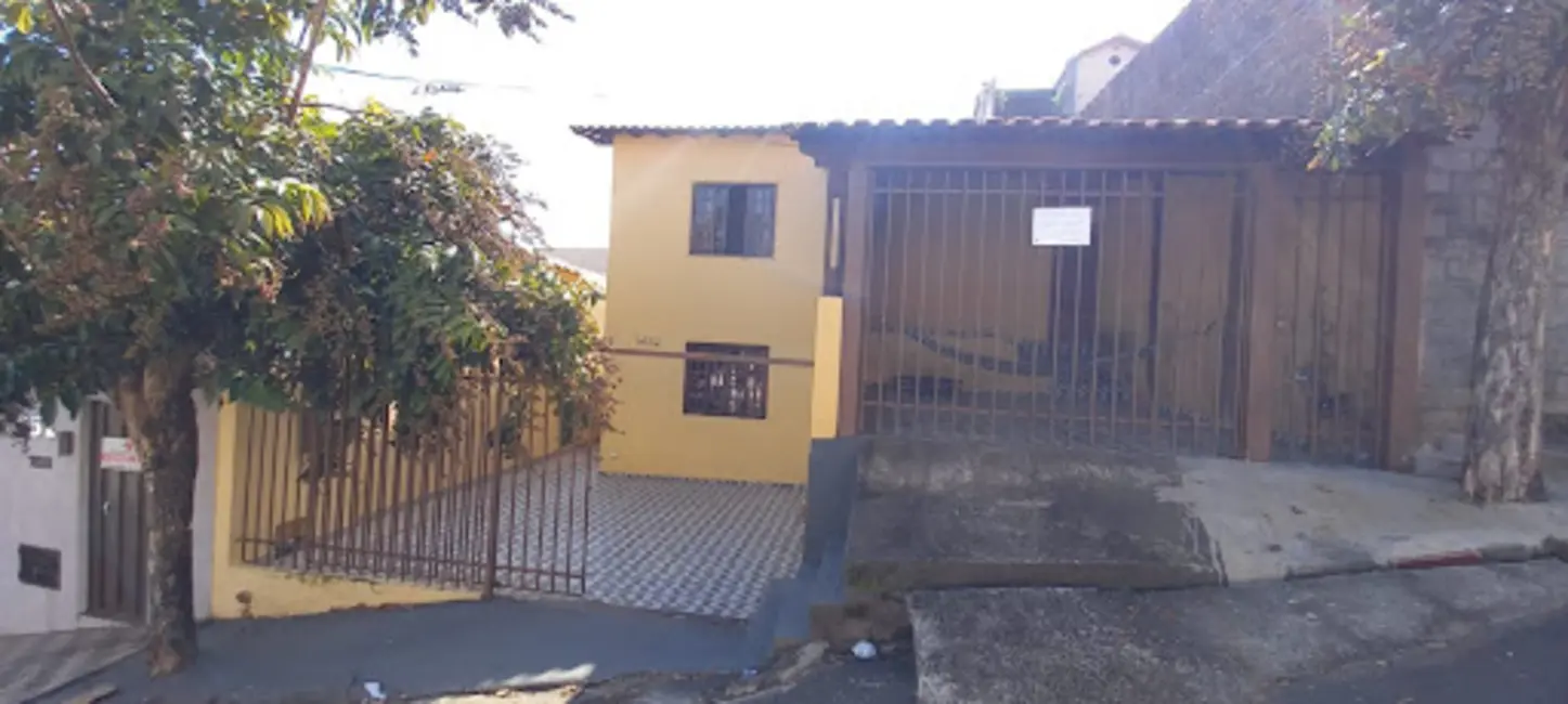 Casa com 5 quartos à venda, 250m2 em Varginha - MG - imagem 3 Foto 3 de Casa com 5 quartos à venda, 250m2 em Varginha - MG