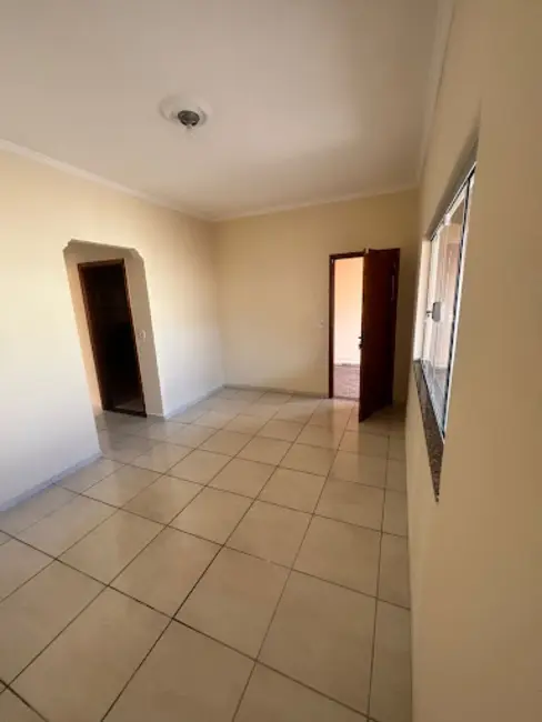 Casa com 2 quartos à venda, 250m2 em Varginha - MG - imagem 2 Foto 2 de Casa com 2 quartos à venda, 250m2 em Varginha - MG