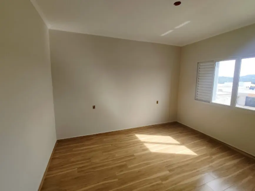 Foto 2 de Casa com 3 quartos à venda, 200m2 em Varginha - MG