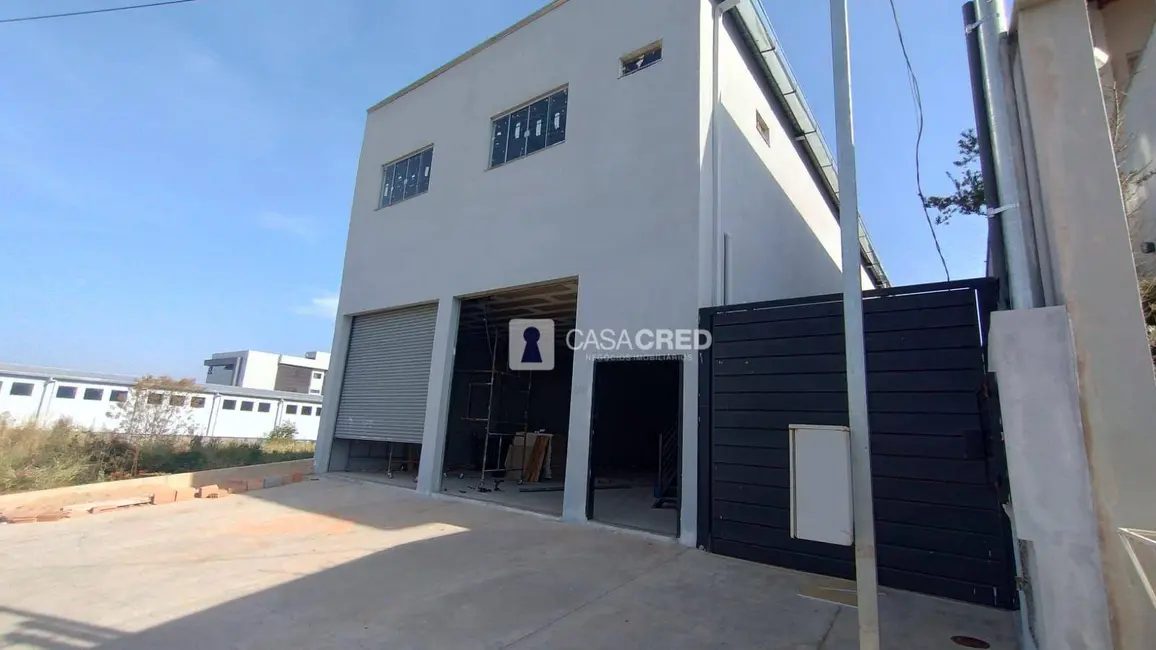 Foto 1 de Armazém / Galpão para alugar, 300m2 em Vila Paiva, Varginha - MG