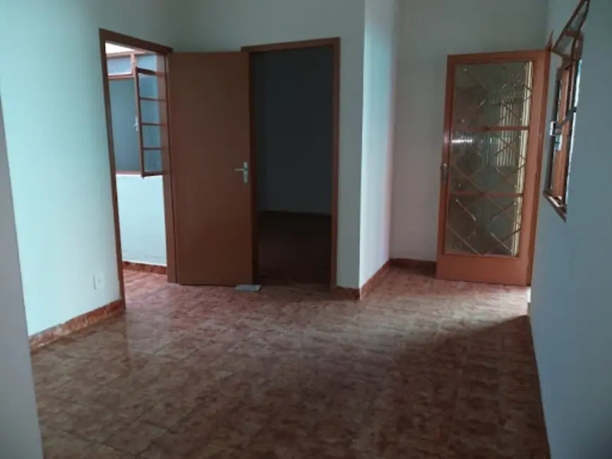 Foto 1 de Casa com 5 quartos à venda, 270m2 em Vila Bueno, Varginha - MG