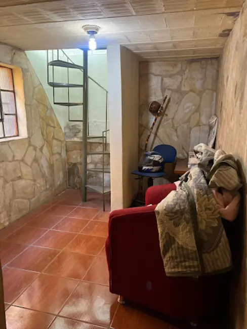 Casa com 4 quartos à venda, 250m2 em Santa Maria, Varginha - MG - imagem 4 Foto 4 de Casa com 4 quartos à venda, 250m2 em Santa Maria, Varginha - MG