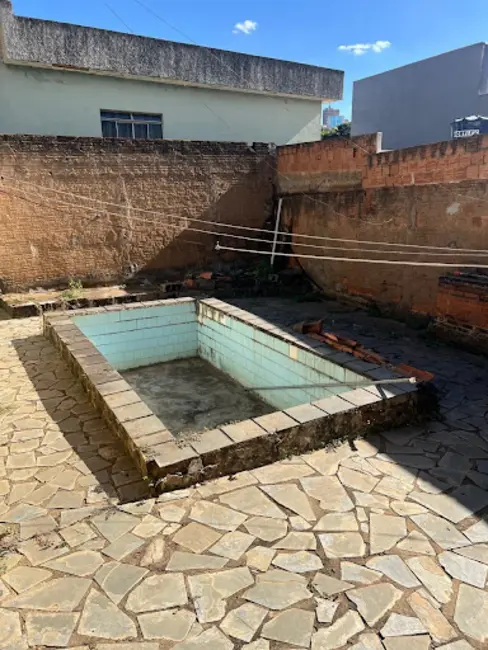 Casa com 4 quartos à venda, 250m2 em Santa Maria, Varginha - MG - imagem 8 Foto 8 de Casa com 4 quartos à venda, 250m2 em Santa Maria, Varginha - MG