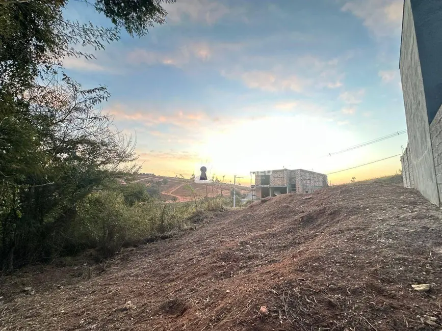 Foto 1 de Terreno / Lote à venda, 264m2 em Varginha - MG