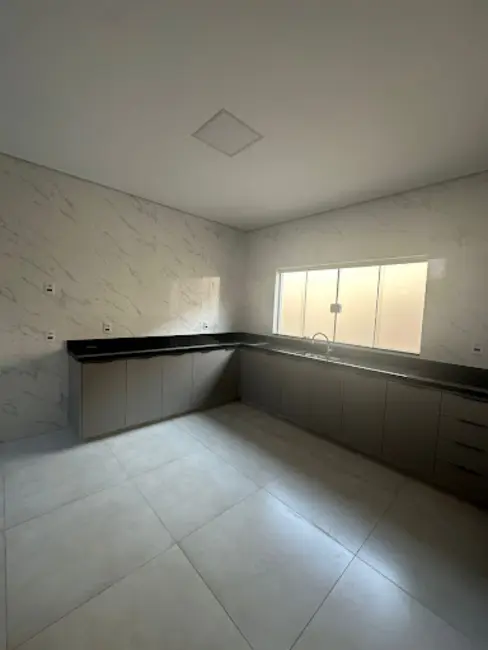 Foto 3 de Casa com 3 quartos à venda, 200m2 em Varginha - MG