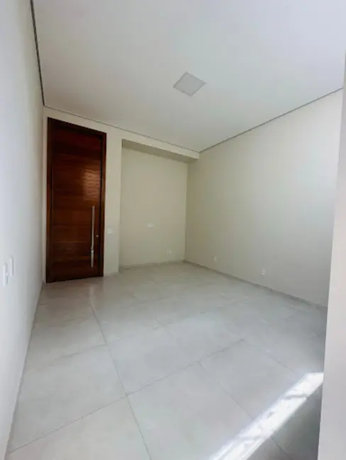 Foto 6 de Casa com 3 quartos à venda, 200m2 em Varginha - MG
