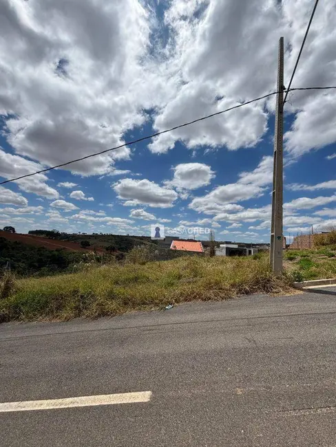 Foto 2 de Terreno / Lote à venda, 200m2 em Novo Horizonte, Varginha - MG