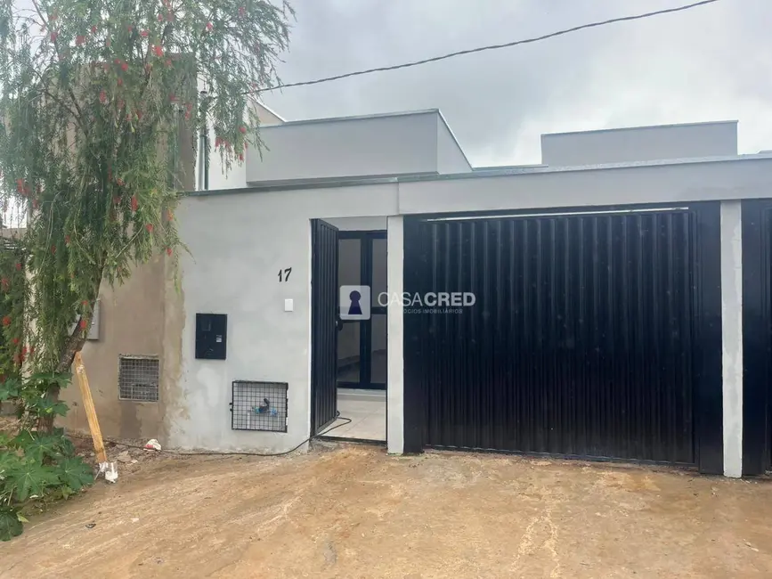 Foto 1 de Casa com 2 quartos à venda, 43m2 em Varginha - MG