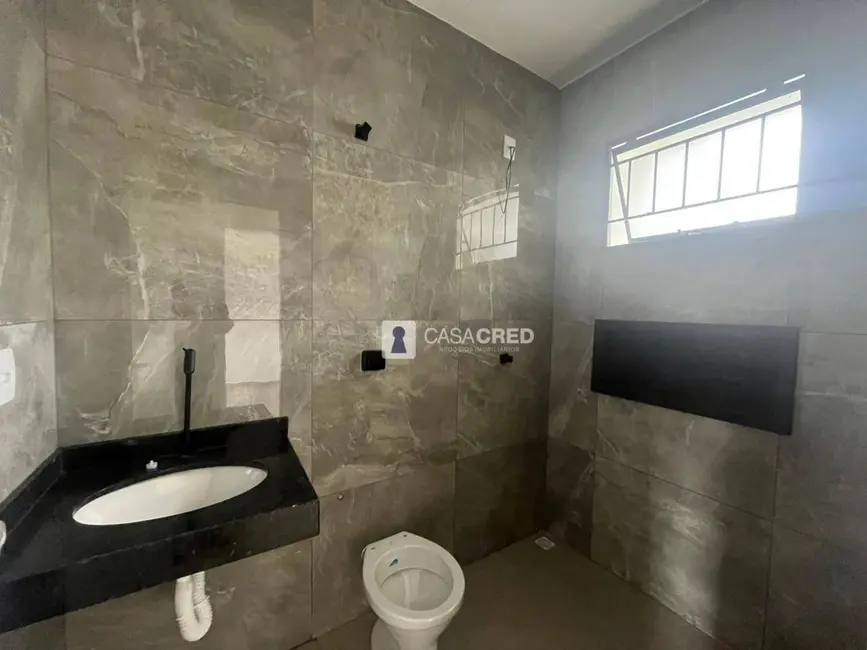 Foto 4 de Casa com 2 quartos à venda, 43m2 em Varginha - MG