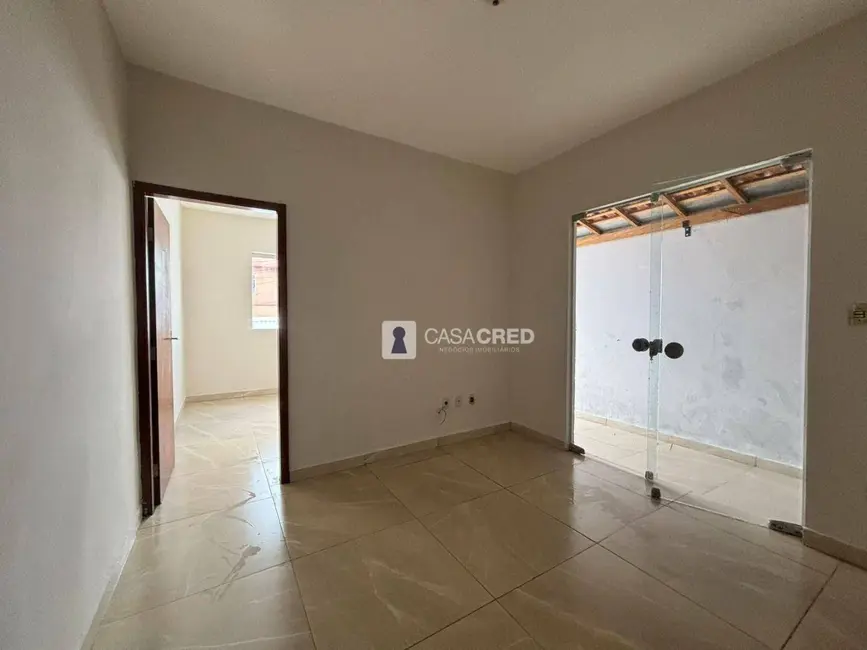 Foto 2 de Casa com 2 quartos à venda, 100m2 em Jardim São Joaquim, Varginha - MG