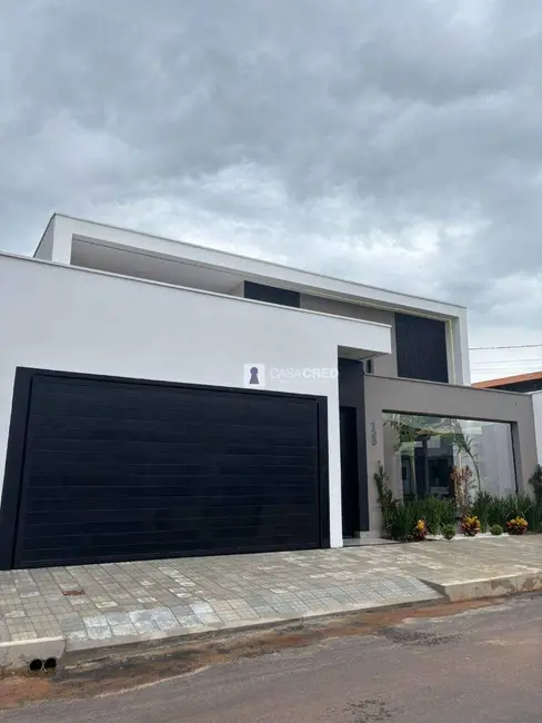 Foto 1 de Casa com 3 quartos à venda, 250m2 em Varginha - MG