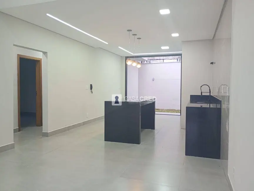 Foto 2 de Casa com 3 quartos à venda, 250m2 em Varginha - MG