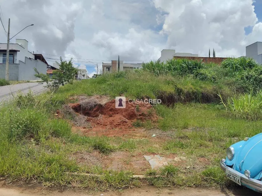 Foto 1 de Terreno / Lote à venda, 300m2 em Varginha - MG