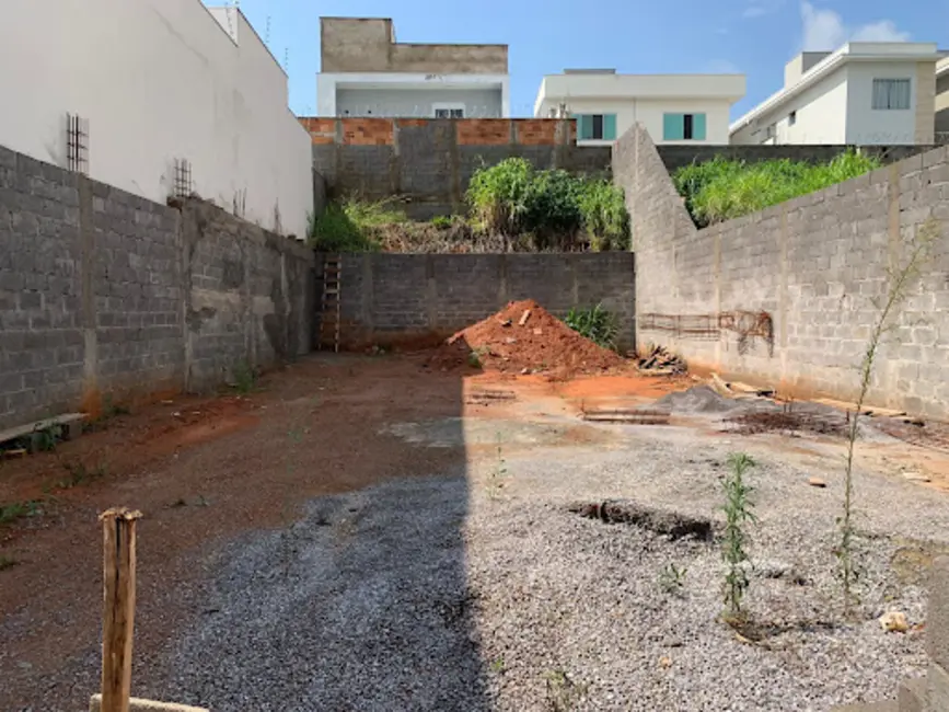 Foto 3 de Terreno / Lote à venda, 250m2 em Varginha - MG