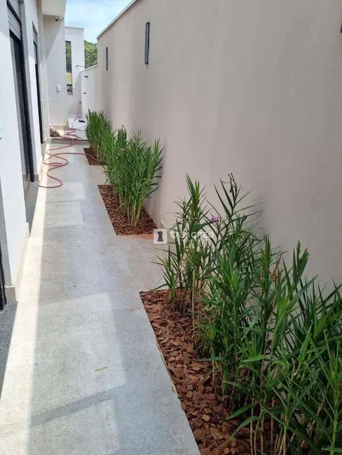 Foto 5 de Casa de Condomínio com 3 quartos à venda, 200m2 em Parque das Américas, Varginha - MG