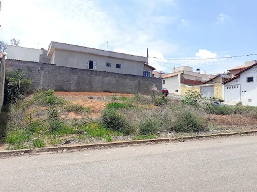 Terreno / Lote à venda, 300m2 em Jardim Ribeiro, Varginha - MG - imagem 2 Foto 2 de Terreno / Lote à venda, 300m2 em Jardim Ribeiro, Varginha - MG