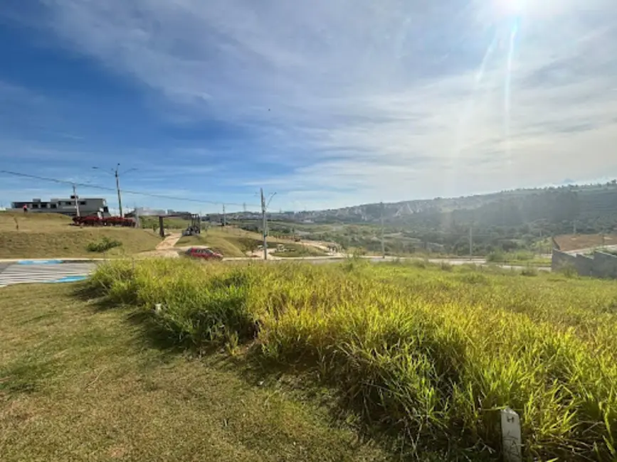 Foto 6 de Terreno / Lote à venda, 242m2 em Varginha - MG