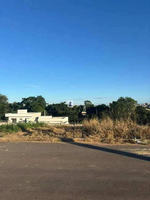 Foto 2 de Terreno / Lote à venda, 288m2 em Varginha - MG