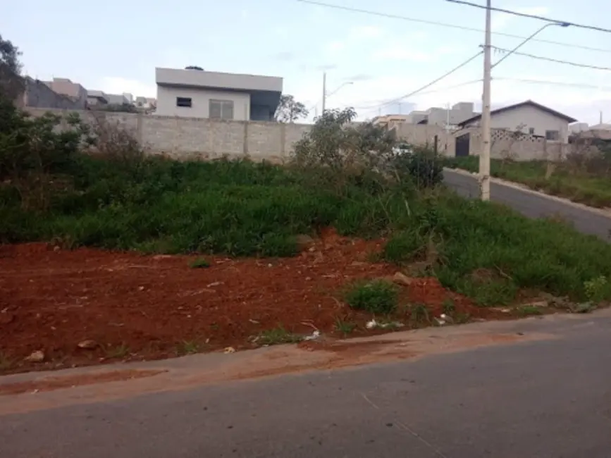 Foto 2 de Terreno / Lote à venda, 200m2 em Varginha - MG