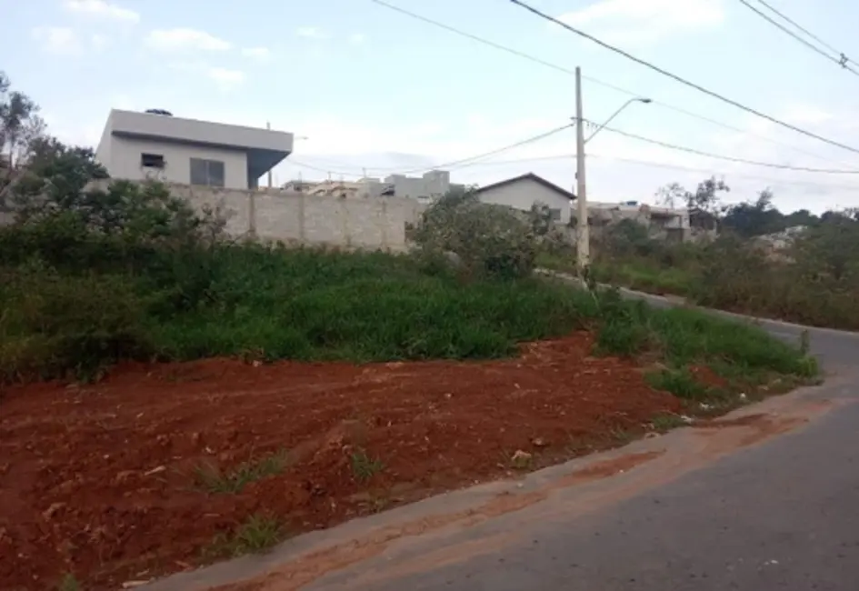 Foto 1 de Terreno / Lote à venda, 200m2 em Varginha - MG