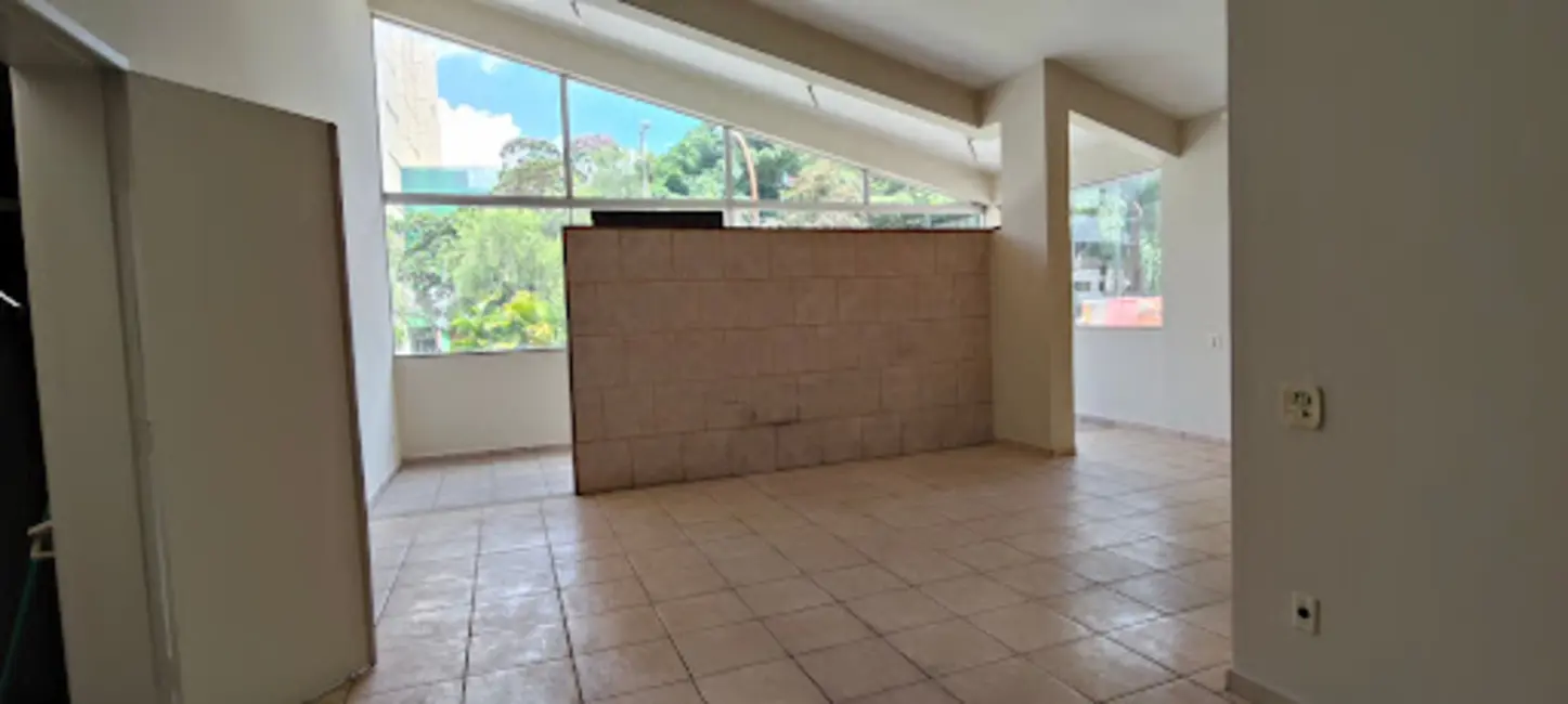 Loja para alugar, 280m2 em Centro, Varginha - MG - imagem 3 Foto 3 de Loja para alugar, 280m2 em Centro, Varginha - MG