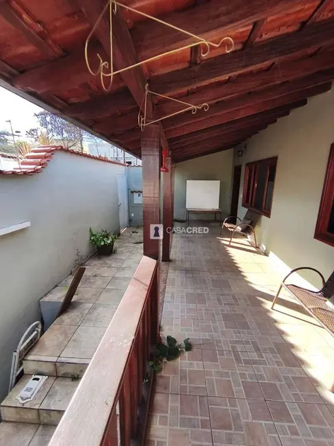Foto 1 de Casa com 2 quartos para alugar, 150m2 em Rezende, Varginha - MG