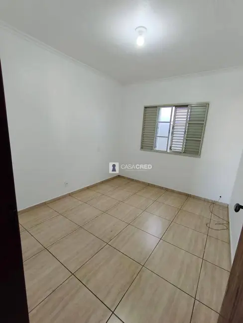 Foto 5 de Casa com 2 quartos para alugar, 150m2 em Rezende, Varginha - MG