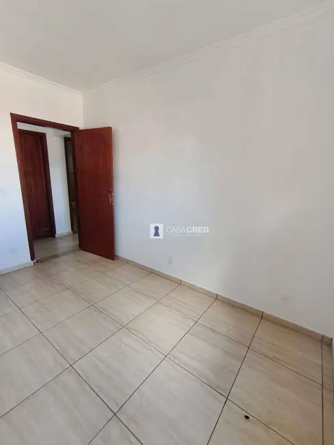 Foto 8 de Casa com 2 quartos para alugar, 150m2 em Rezende, Varginha - MG