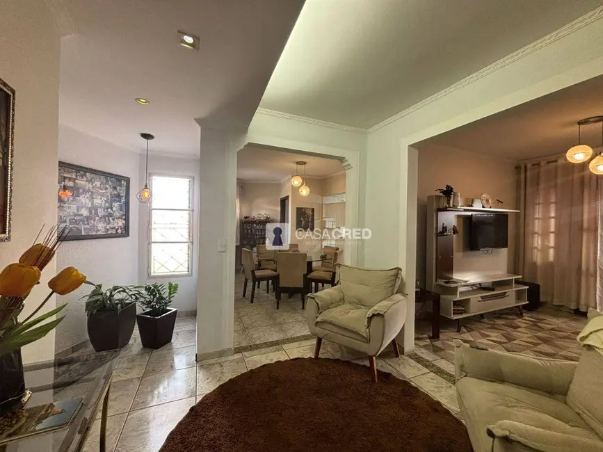 Foto 5 de Casa com 3 quartos à venda, 150m2 em Santana, Varginha - MG