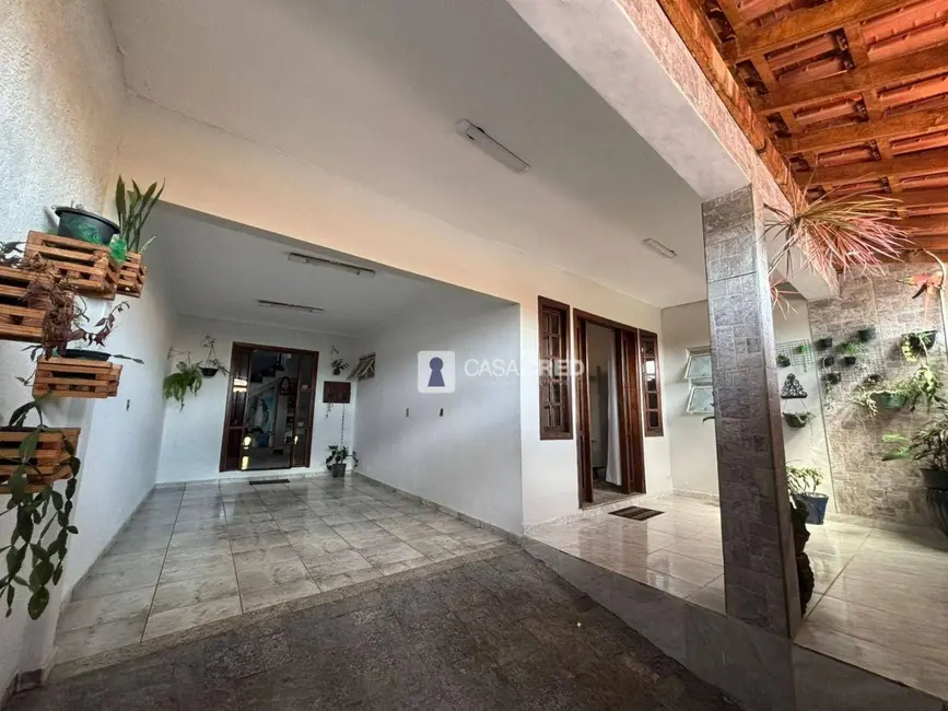 Foto 3 de Casa com 3 quartos à venda, 150m2 em Santana, Varginha - MG