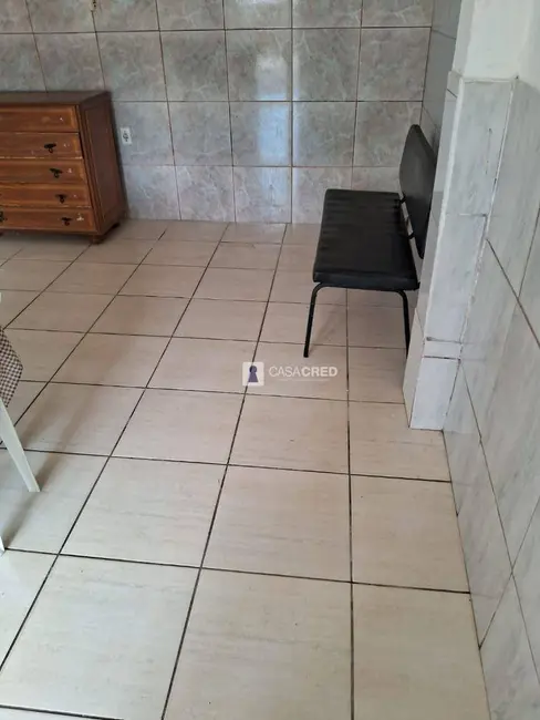 Foto 3 de Kitnet com 1 quarto para alugar, 40m2 em Jardim Vale dos Ipês, Varginha - MG