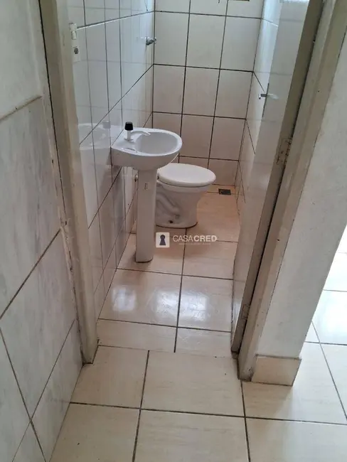 Kitnet com 1 quarto para alugar, 40m2 em Jardim Vale dos Ipês, Varginha - MG - imagem 4 Foto 4 de Kitnet com 1 quarto para alugar, 40m2 em Jardim Vale dos Ipês, Varginha - MG