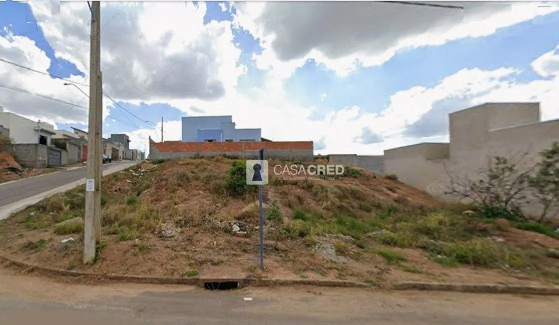 Foto 1 de Terreno / Lote à venda, 224m2 em Jardim Áurea, Varginha - MG