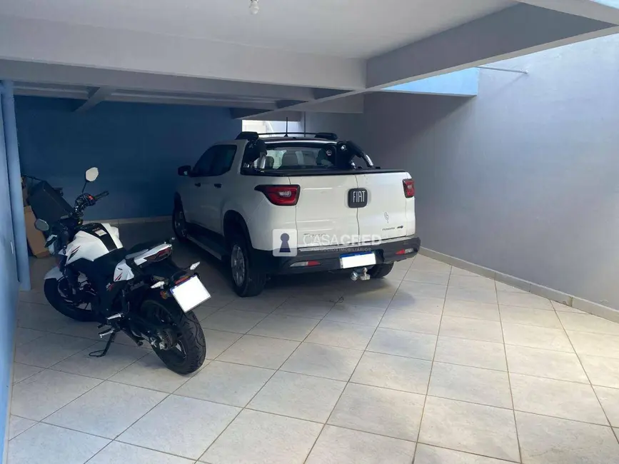 Foto 2 de Casa com 3 quartos à venda, 160m2 em Centro, Varginha - MG