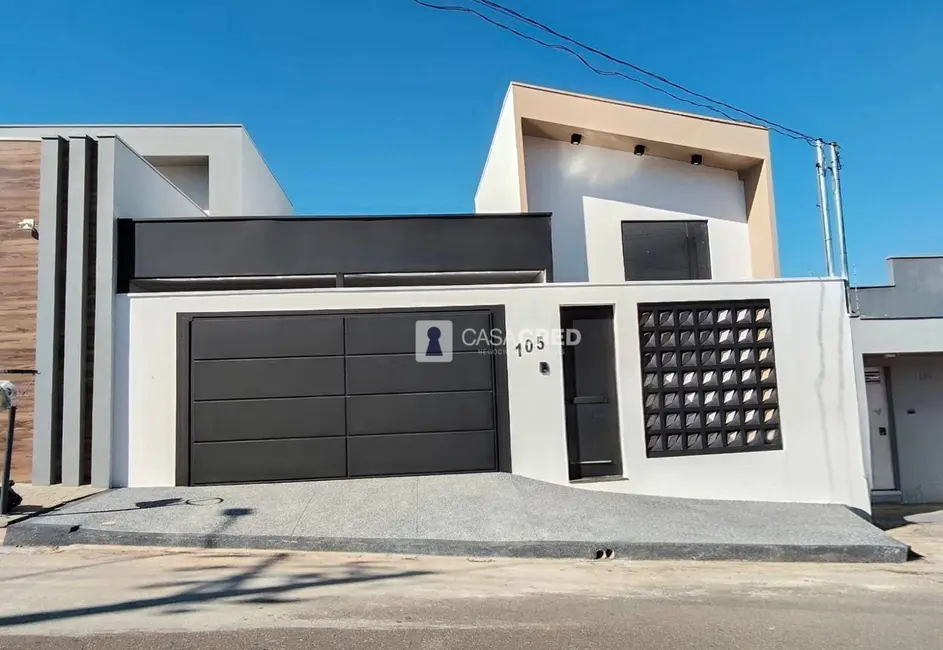 Foto 1 de Casa com 3 quartos à venda e para alugar, 220m2 em Industrial JK, Varginha - MG