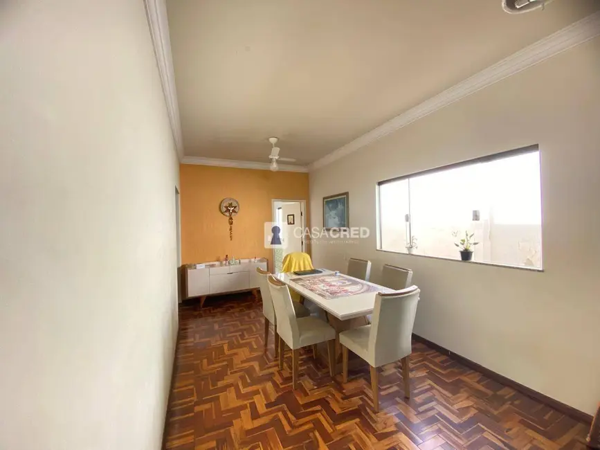 Foto 5 de Casa com 2 quartos à venda, 300m2 em Jardim São Lucas III, Alfenas - MG
