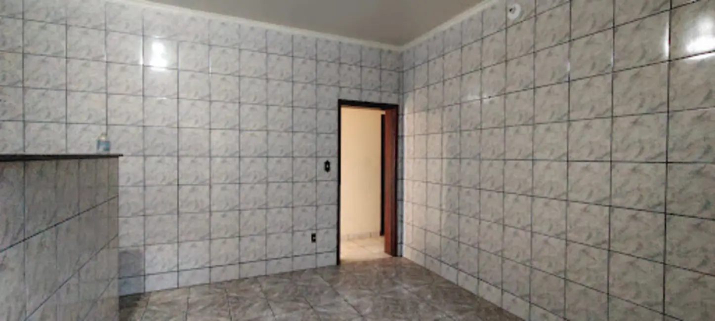Foto 9 de Casa com 4 quartos para alugar em Vila Bueno, Varginha - MG