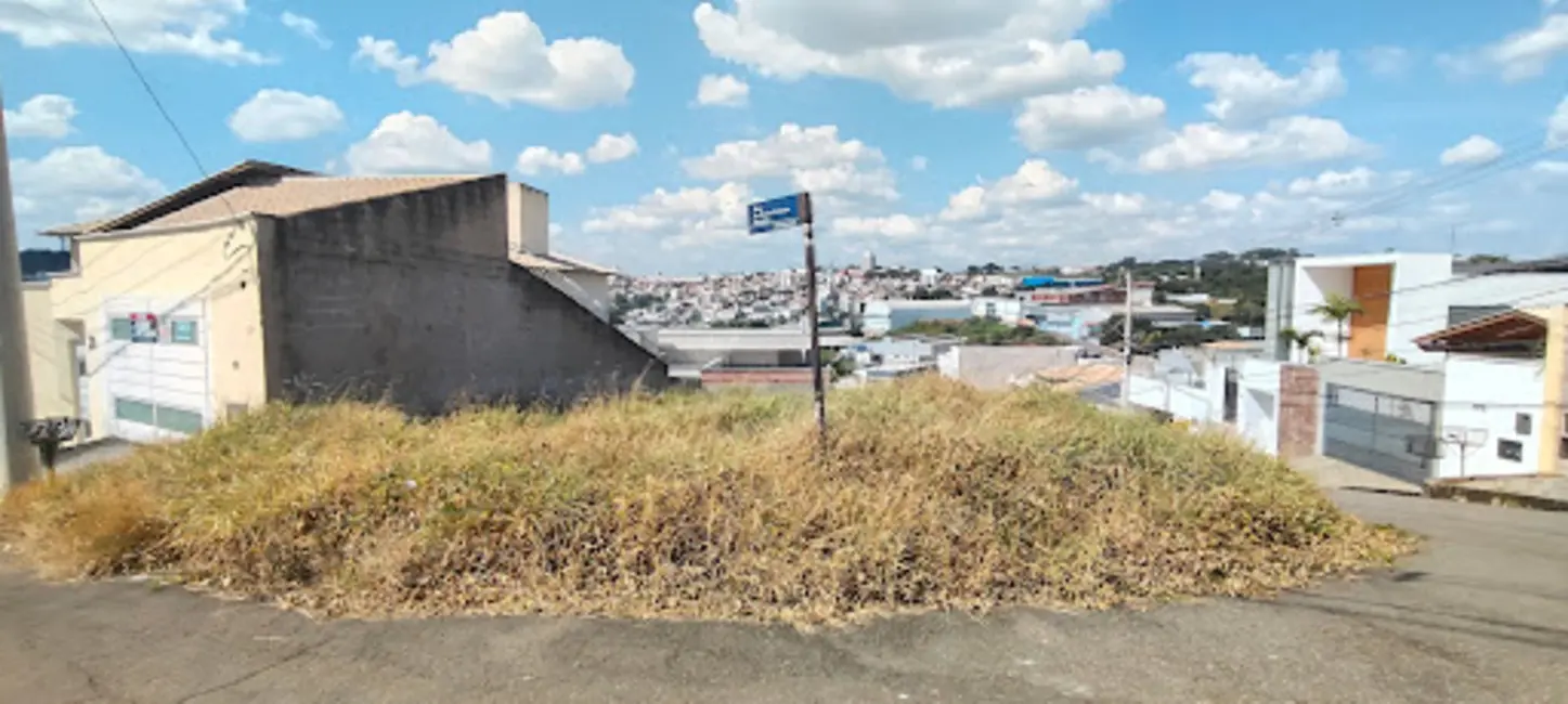 Foto 1 de Terreno / Lote à venda, 250m2 em Alta Villa, Varginha - MG