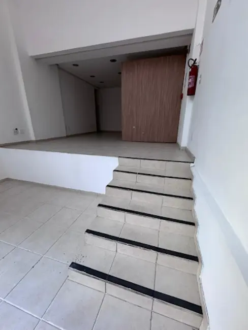 Foto 4 de Loja à venda, 95m2 em Centro, Varginha - MG