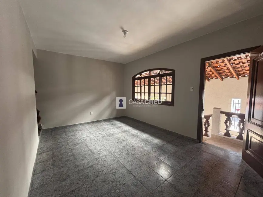 Casa com 3 quartos à venda, 250m2 em Parque Boa Vista, Varginha - MG - imagem 3 Foto 3 de Casa com 3 quartos à venda, 250m2 em Parque Boa Vista, Varginha - MG