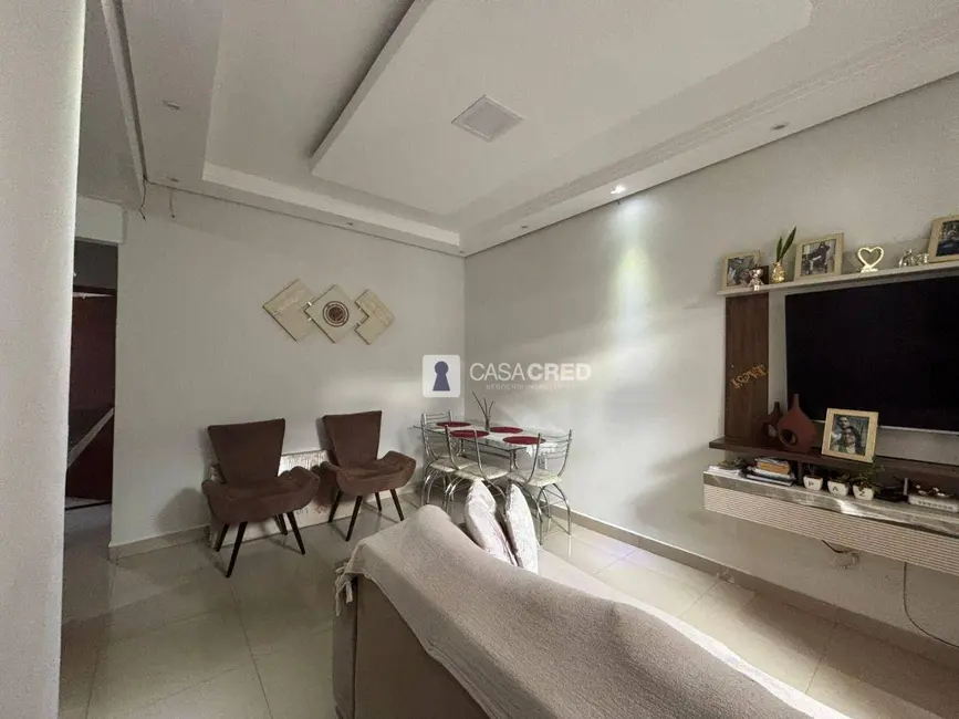 Casa com 2 quartos à venda, 200m2 em Alto da Figueira III, Varginha - MG - imagem 1 Foto 1 de Casa com 2 quartos à venda, 200m2 em Alto da Figueira III, Varginha - MG