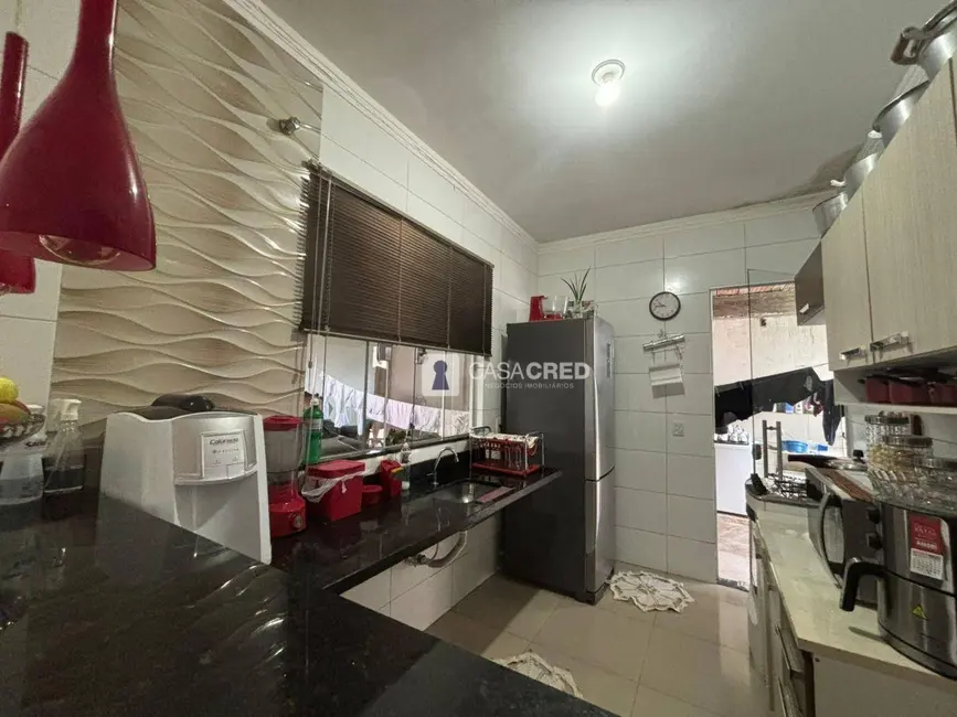 Casa com 2 quartos à venda, 200m2 em Alto da Figueira III, Varginha - MG - imagem 3 Foto 3 de Casa com 2 quartos à venda, 200m2 em Alto da Figueira III, Varginha - MG