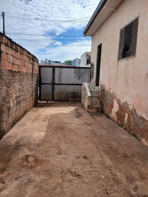 Foto 2 de Casa com 1 quarto à venda, 200m2 em Residencial Oliveira, Alfenas - MG