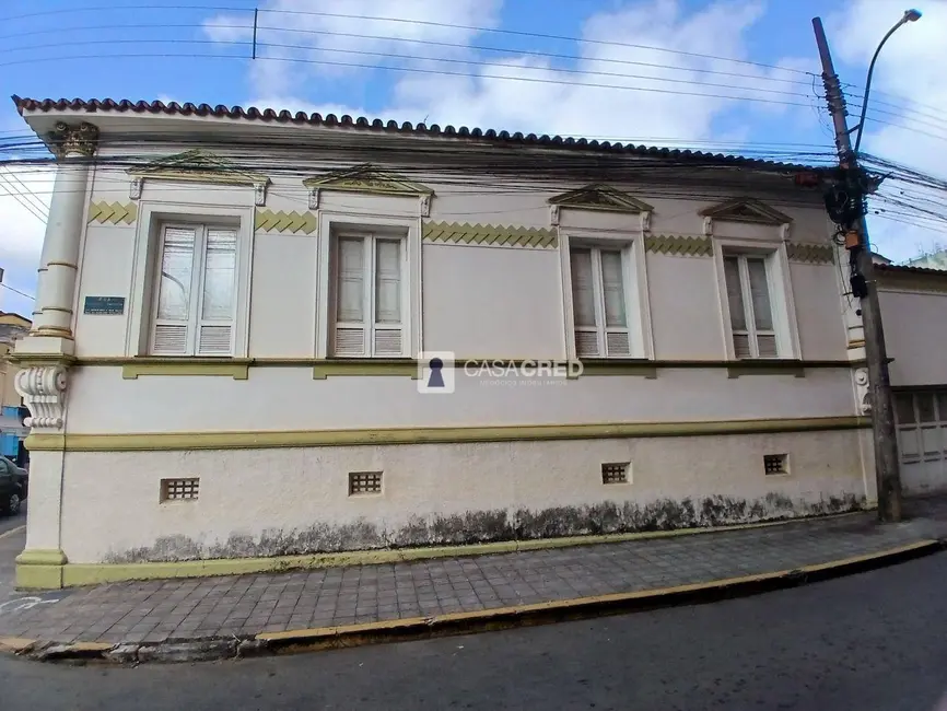 Casa com 4 quartos à venda, 850m2 em Parque das Nações, Alfenas - MG - imagem 3 Foto 3 de Casa com 4 quartos à venda, 850m2 em Parque das Nações, Alfenas - MG