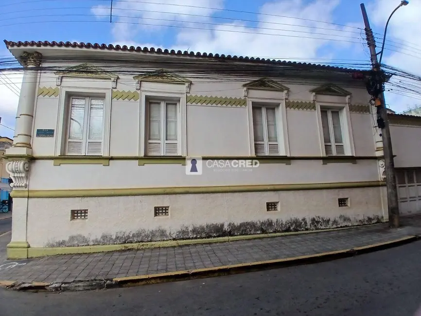 Casa com 4 quartos à venda, 850m2 em Parque das Nações, Alfenas - MG - imagem 2 Foto 2 de Casa com 4 quartos à venda, 850m2 em Parque das Nações, Alfenas - MG